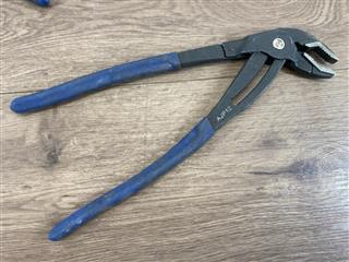CARLYLE ADJUSTABLE JAW PLIERS 12